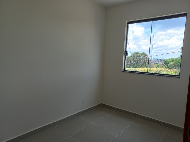 Apartamento novo no bairro Vale dos Coqueiros.