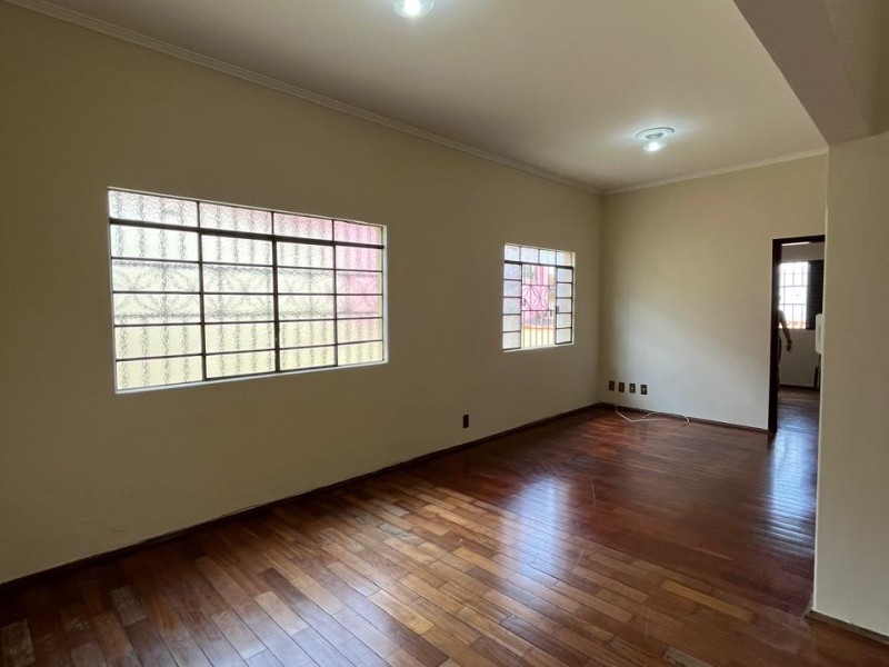 CASA A VENDA NO BOM PASTOR 