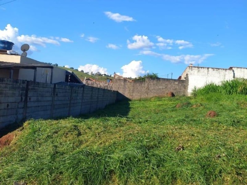 Lote murado a venda no bairro San Marino