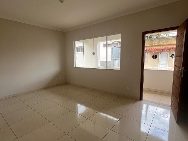 Excelente casa nova a venda no Centro de Varginha