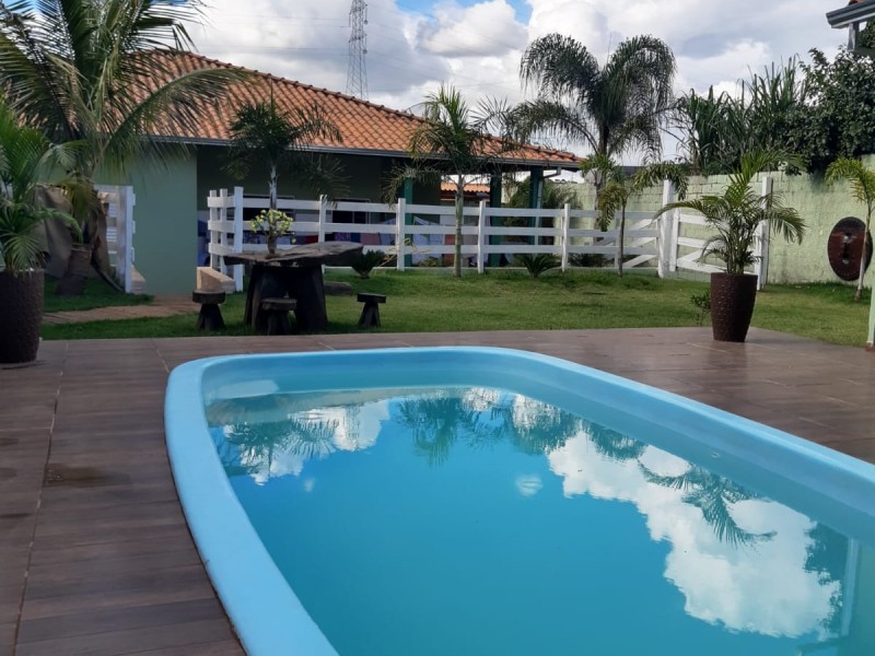 LINDO SITIO COM 2 MORADAS, PISCINA,  PERTINHO DA CIDADE COM ESTRADA ASFASTADA