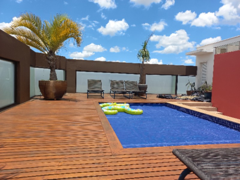 APARTAMENTO DE  COBERTURA DUPLEX ALTO PADRÃO COM PISCINA, NO CENTRO DE VARGINHA